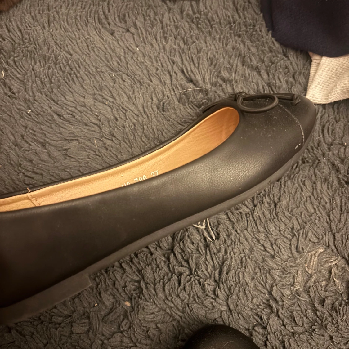 Svarta ballerinaskor med rosett - 1