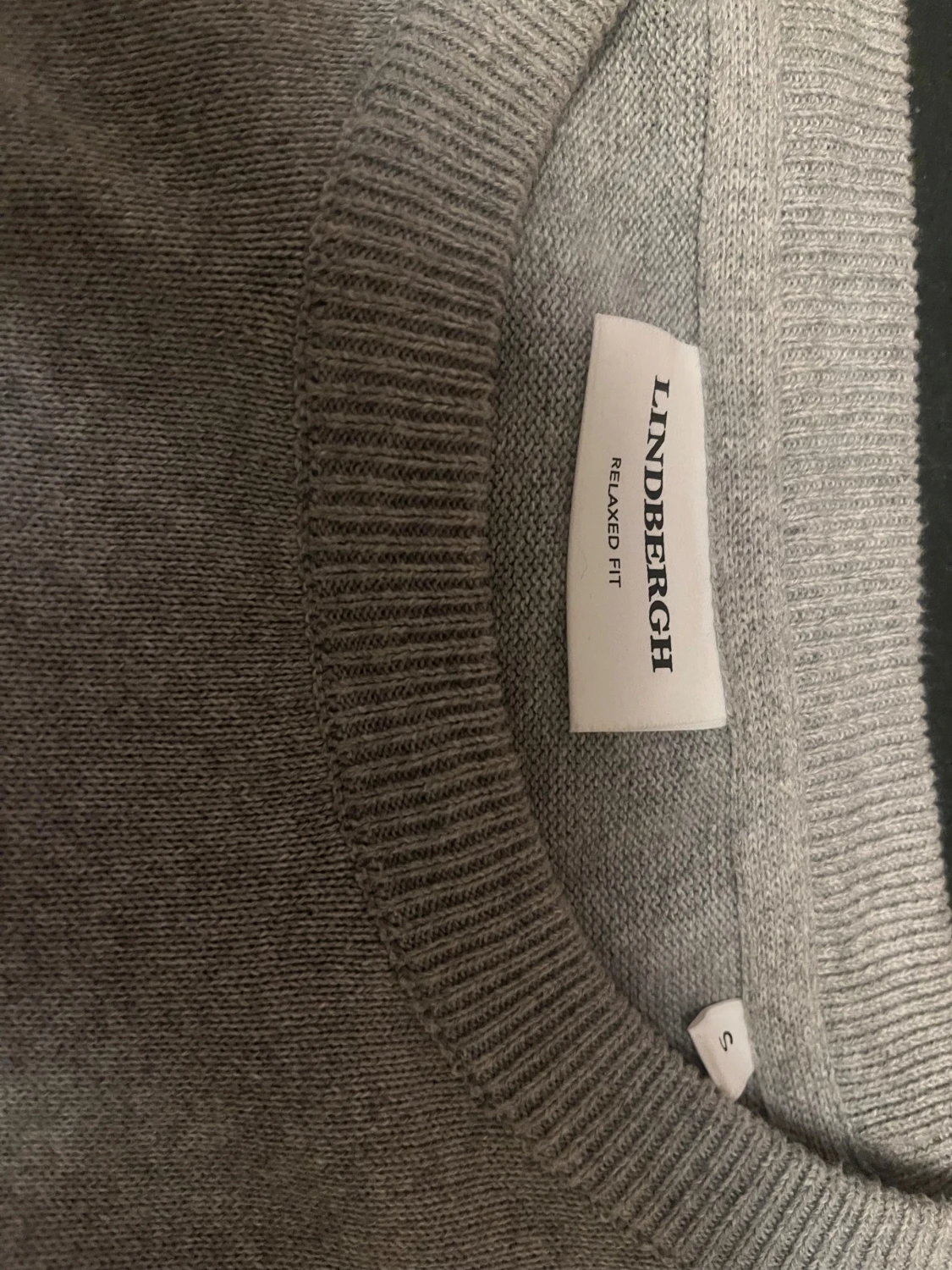 Lindbergh grå stickad tröja – Relaxed Fit, storlek S - 1