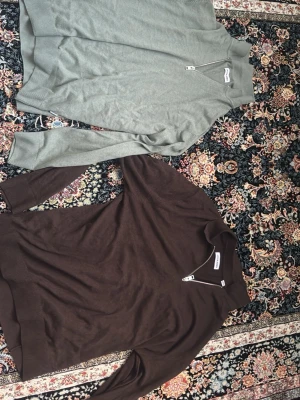 Jack & Jones tröjor 2 st - Jag köpte båda för 2 månader sen, jag har aldrig tagit på mig de. 