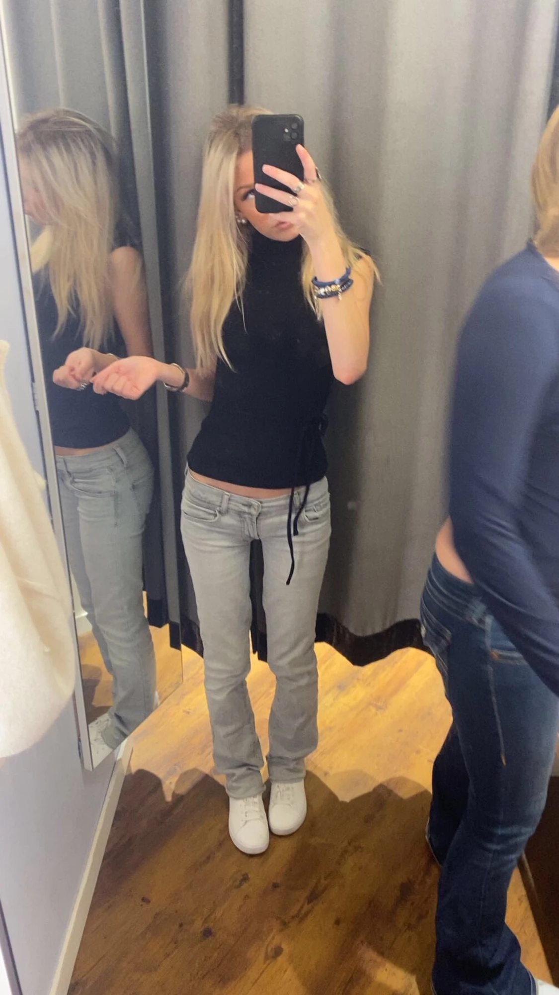 Ljusgrå lågmidjade  jeans - 2