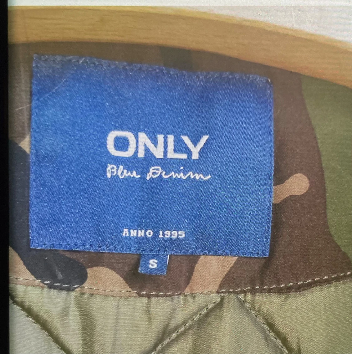 Camouflage jacka med fuskpäls - 2