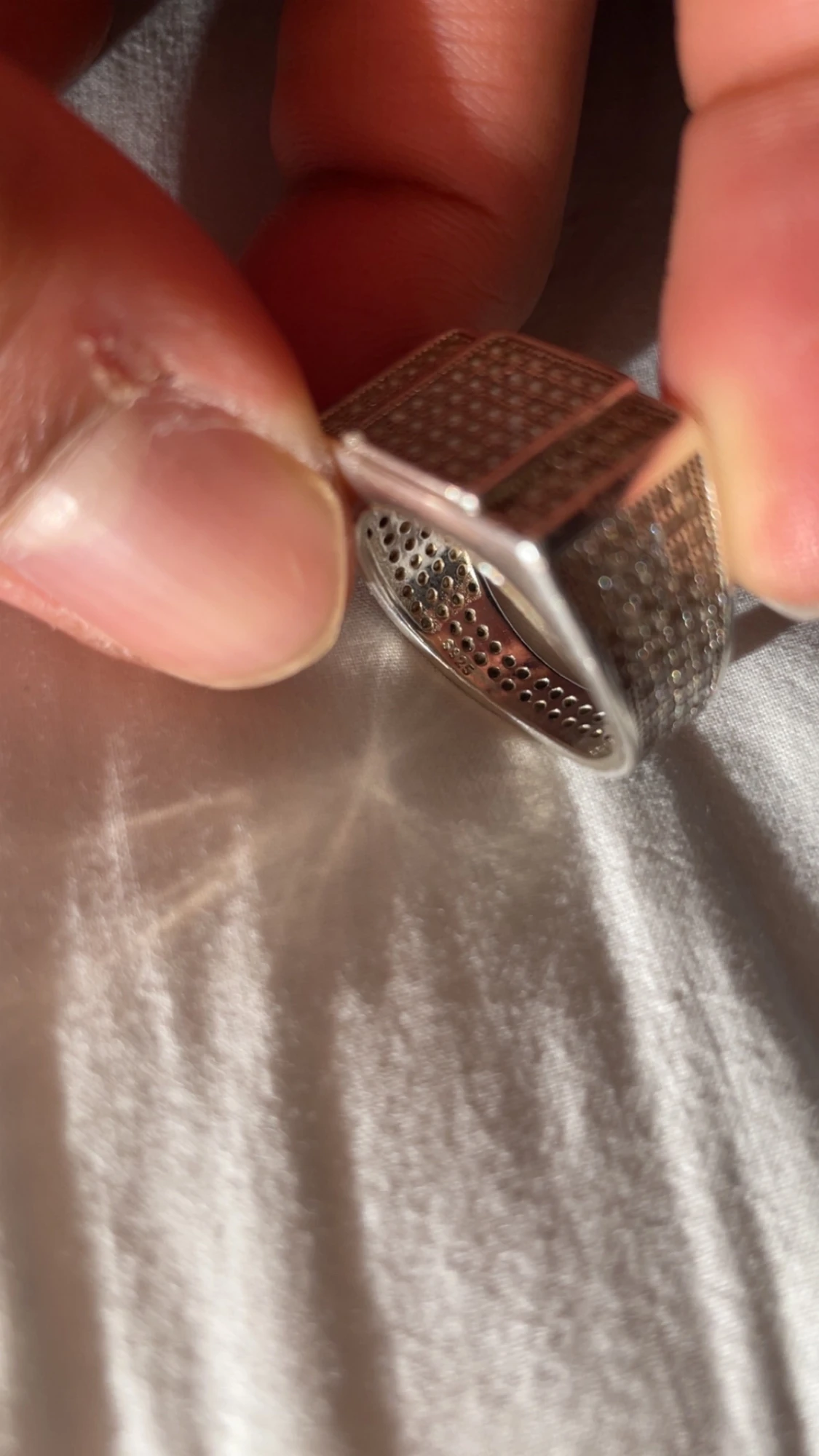 silverring med glittriga stenar - 1