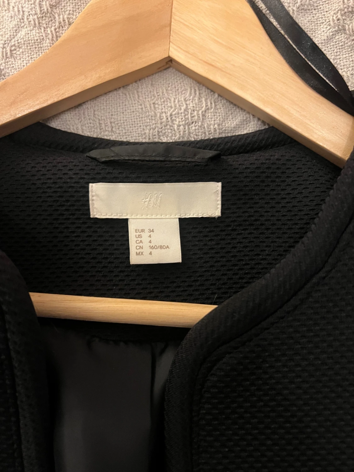 Svart kavajjacka från H&M, strl 34 - 1