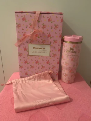 LoveShackFancy x Stanley limited edition tumbler - Ny och oanvänd