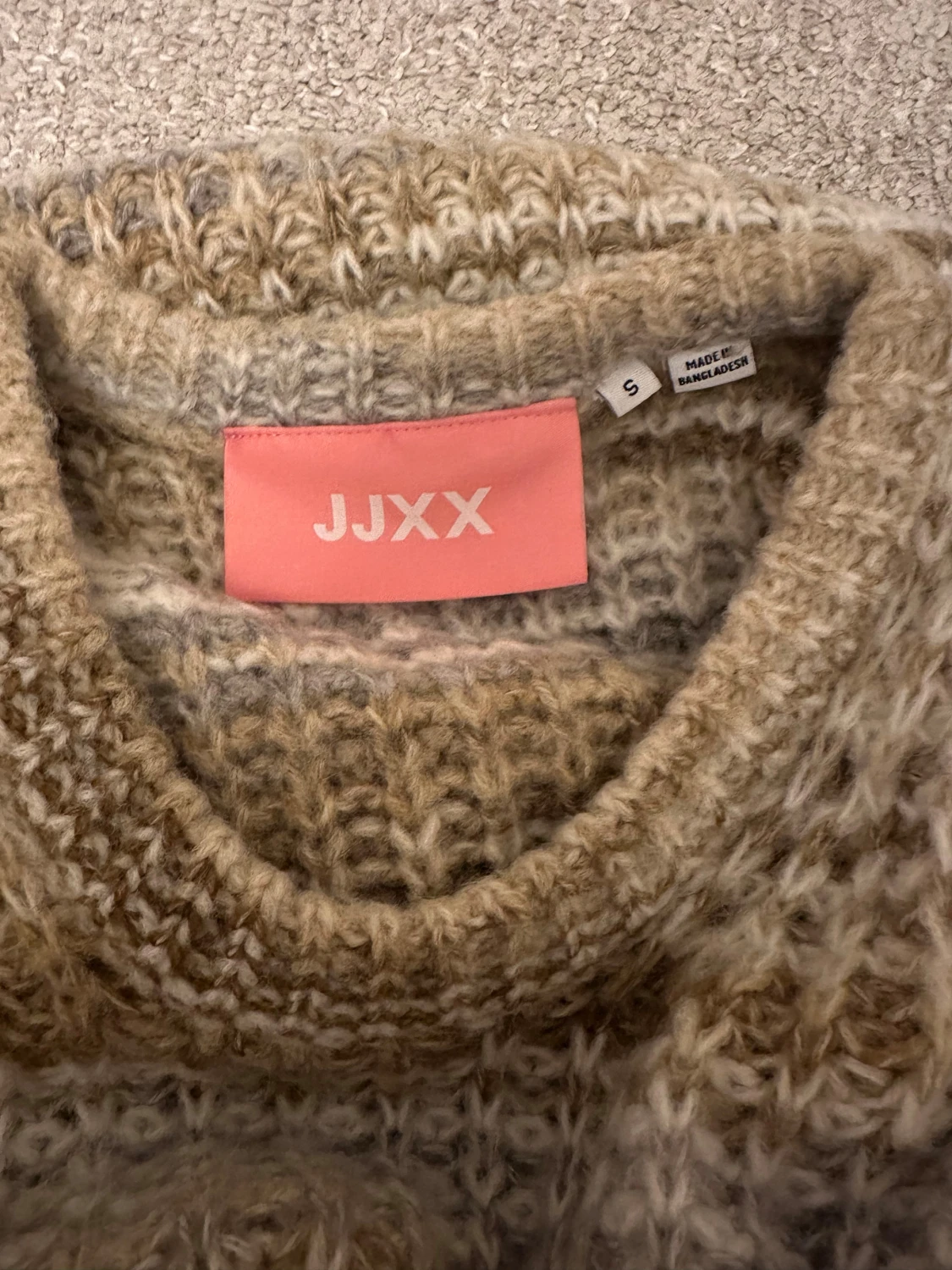 Beige stickad tröja från JJXX - 3