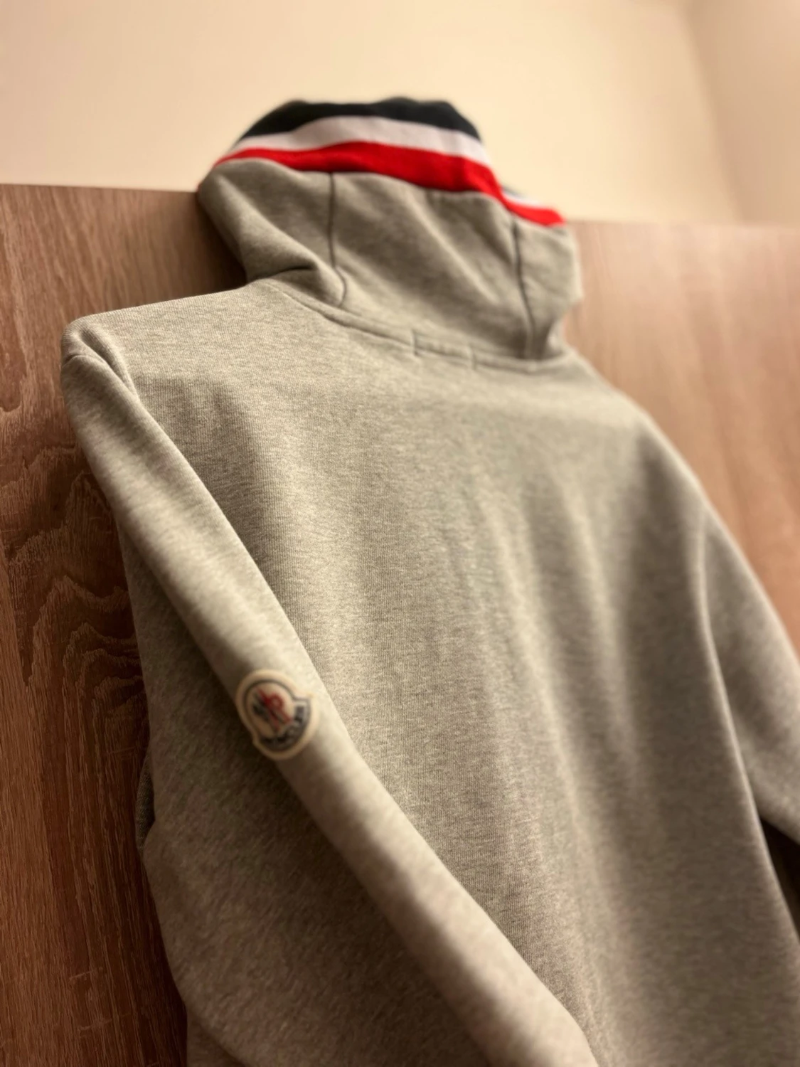 Grå kofta från moncler