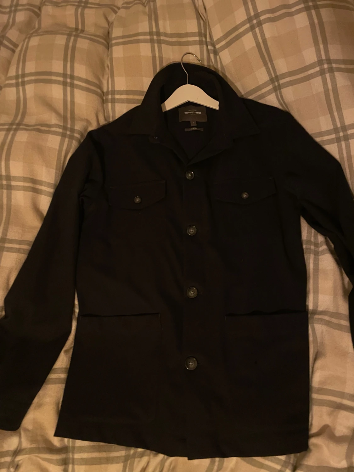 Svart overshirt från Dressmann S