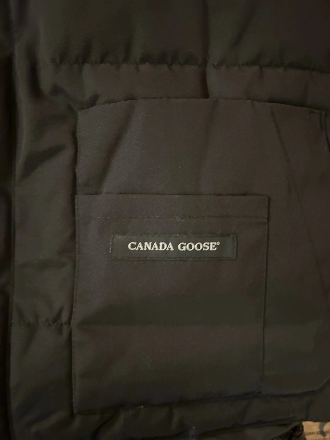 Svart dunväst från Canada Goose M - 4