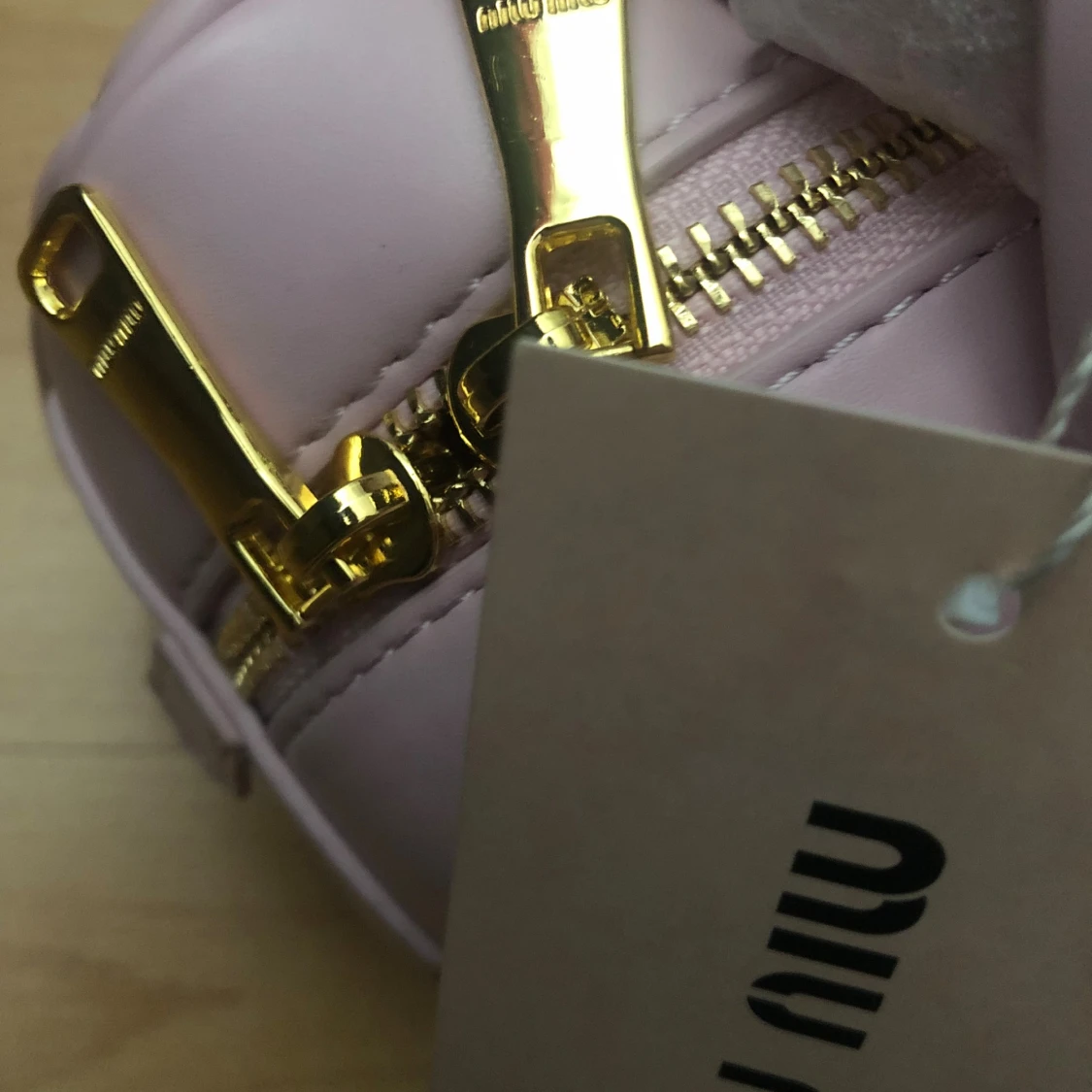 Ljusrosa quiltad handväska från Miu Miu - 3