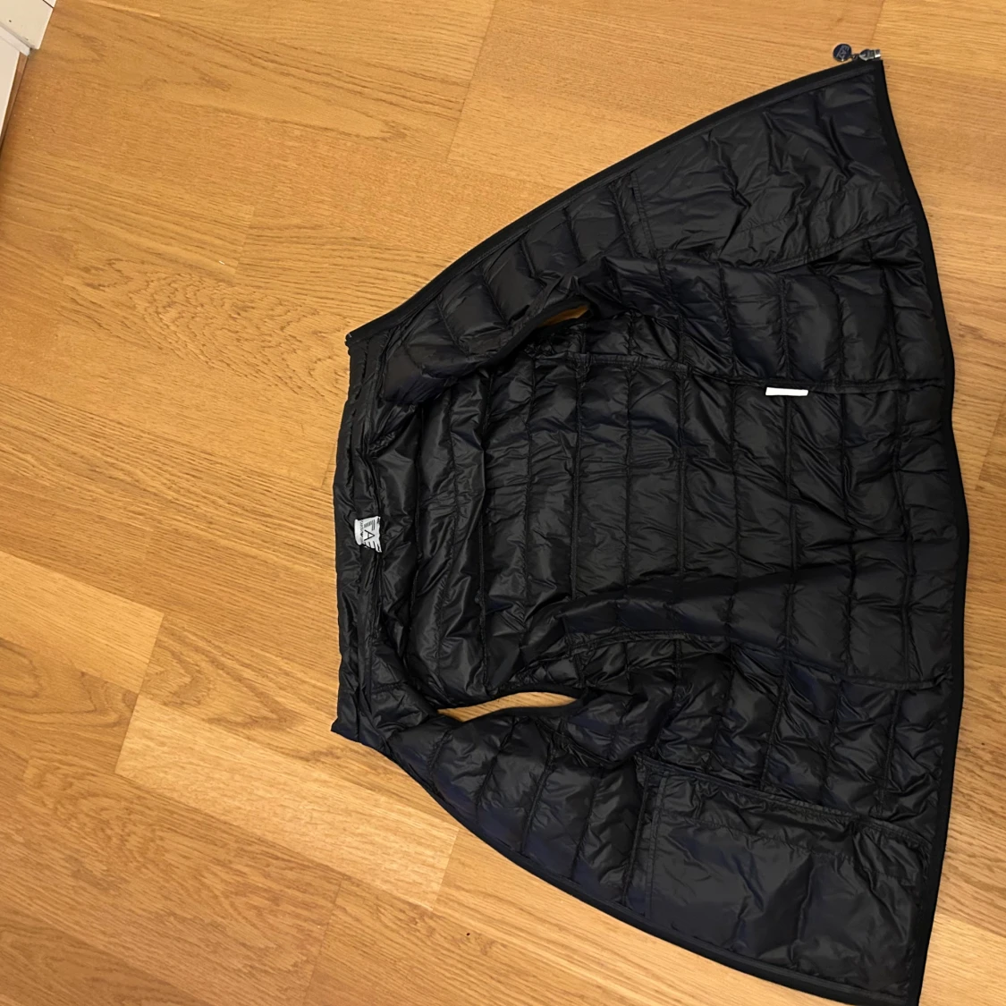 Svart dunväst från EA7 Emporio Armani - 2