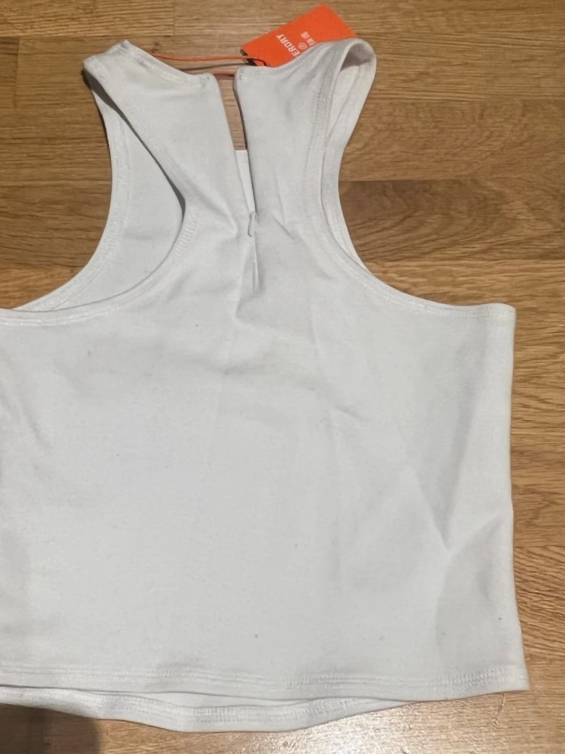 Vit croppad linnetopp från Superdry - 1