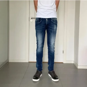 2 x Replay Jeans Bundle - Säljer nu dessa Replay Anbass Jeans, W31 o L32, skriv för fler bilder/frågor🙌🏼 Säljer nu dessa Replay Anbass jeans, W32 o L32, skriv för fler bilder/frågor🙌🏼