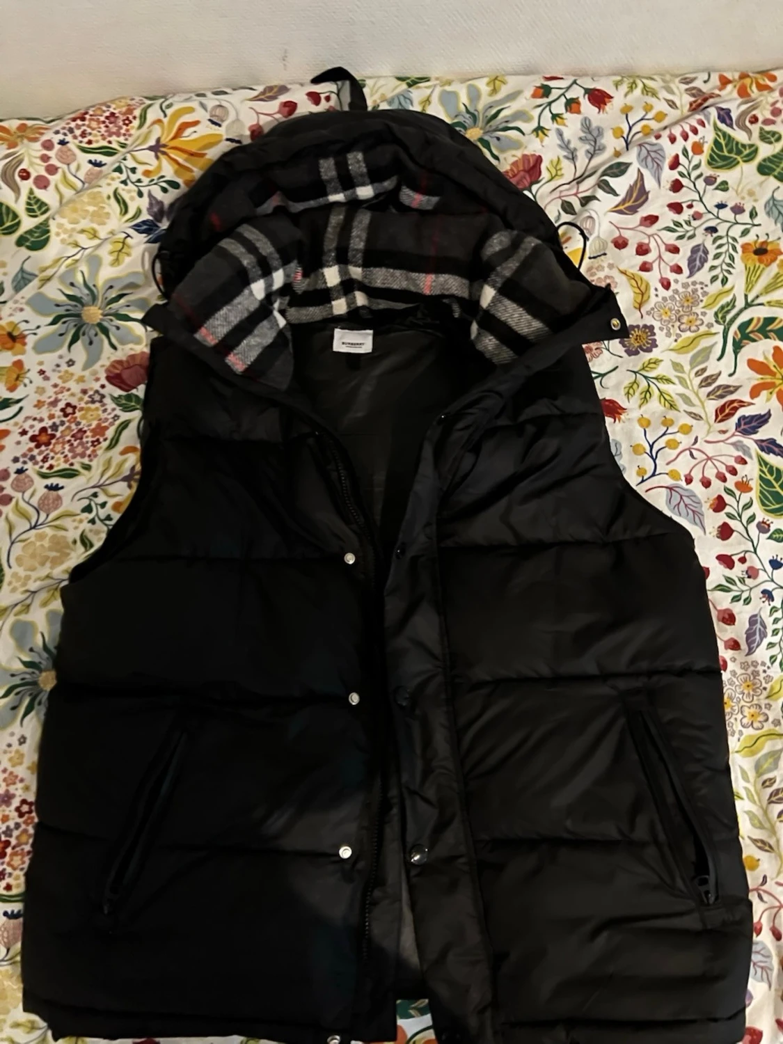 Svart pufferjacka från Burberry - 3