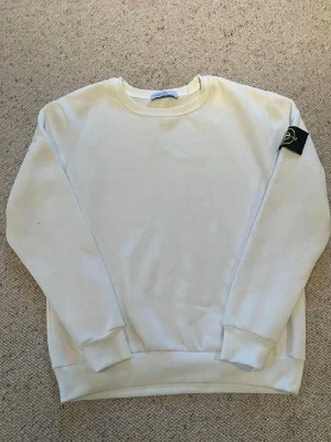 Vit stone Island tröja - Snygg tröja ifrån märket stone Island 