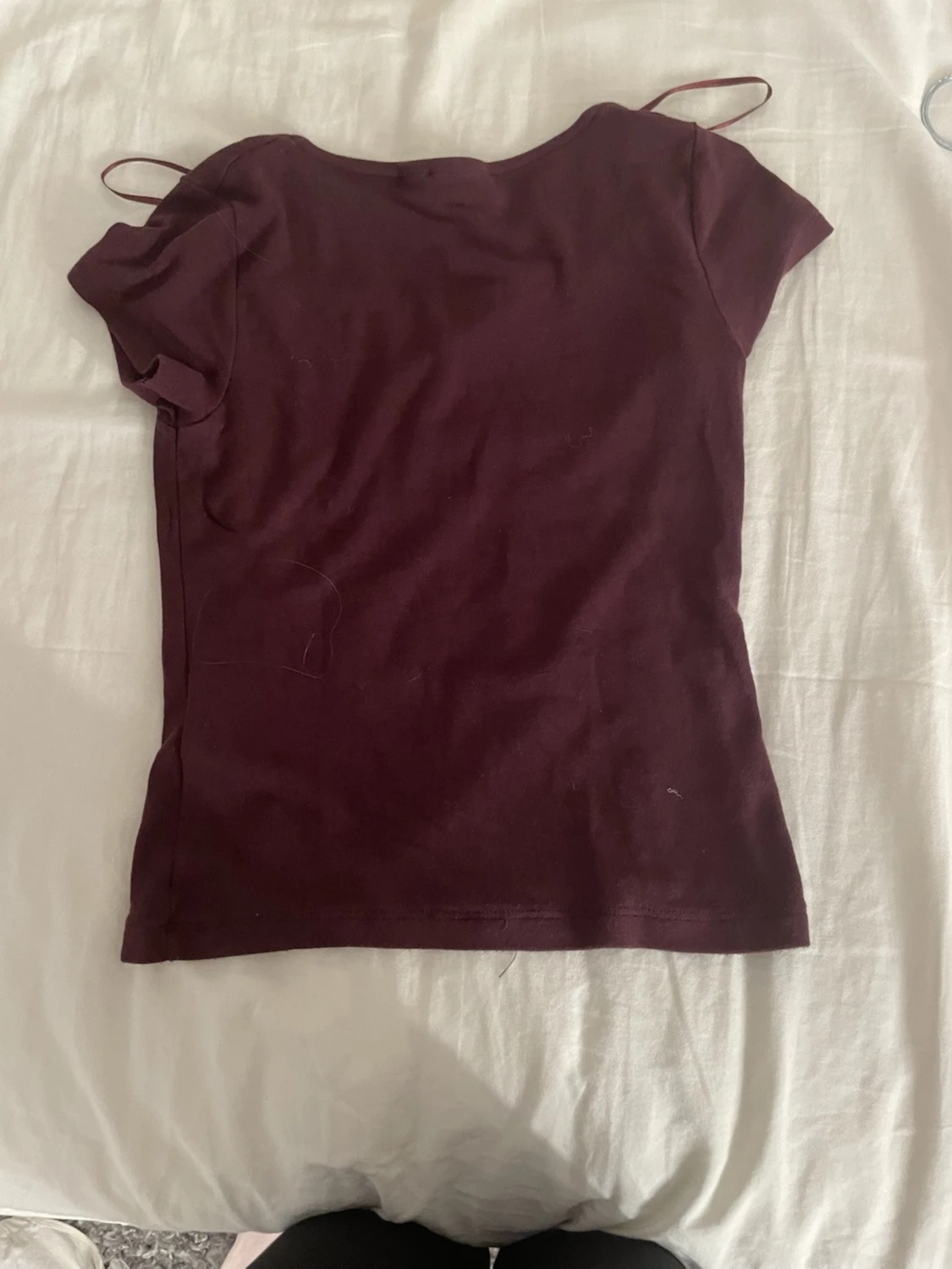 Vinröd topp med fyrkantig hals - 1