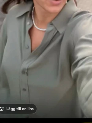 Grön skjorta från Kappahl  -  Långärmad skjorta 