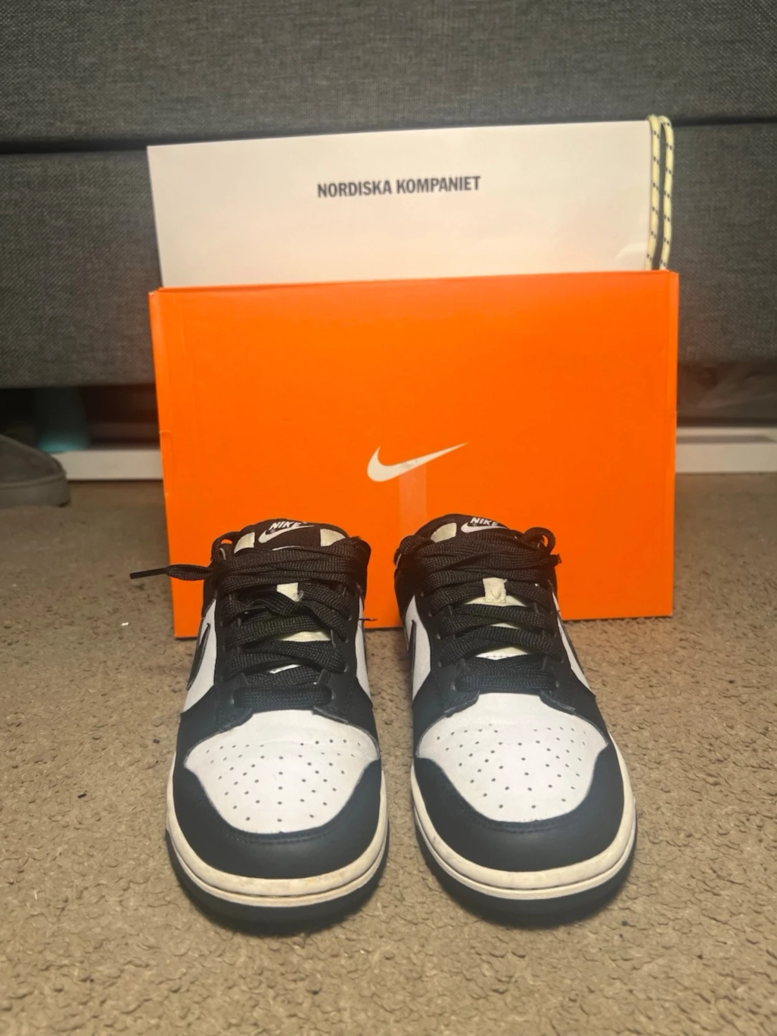 Nike Dunk Low svart och vit - 2