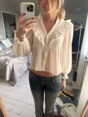 Vit blus - Superfin mangoblus