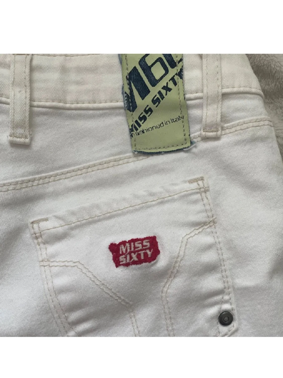 Vita jeansshorts från Miss Sixty - 1