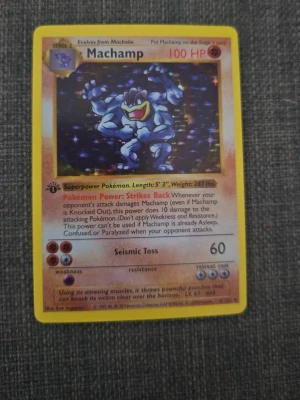 Machamp pokemon - Machamp pokemon kort.