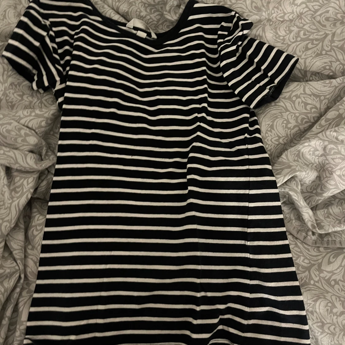 Svartvit randig t-shirt
