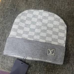 Mössa - Lvmössa t salu i nyskick-fast pris