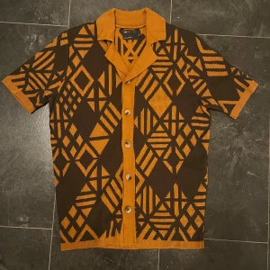 Tröja  - Sommar tröja, XS boxig luftig