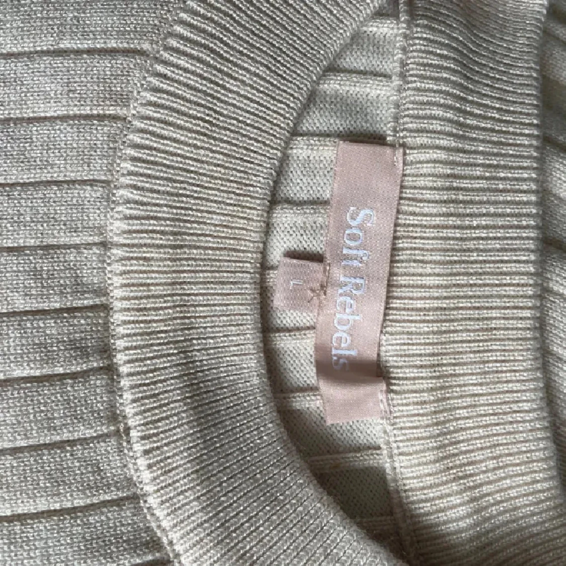 Beige ribbad tröja Soft Rebels  - 2