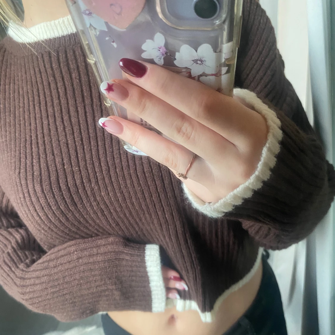 Brun croppad stickad tröja