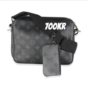 Väska  - helt nytt. dustbag ingår, fraktar inom 24 timmar