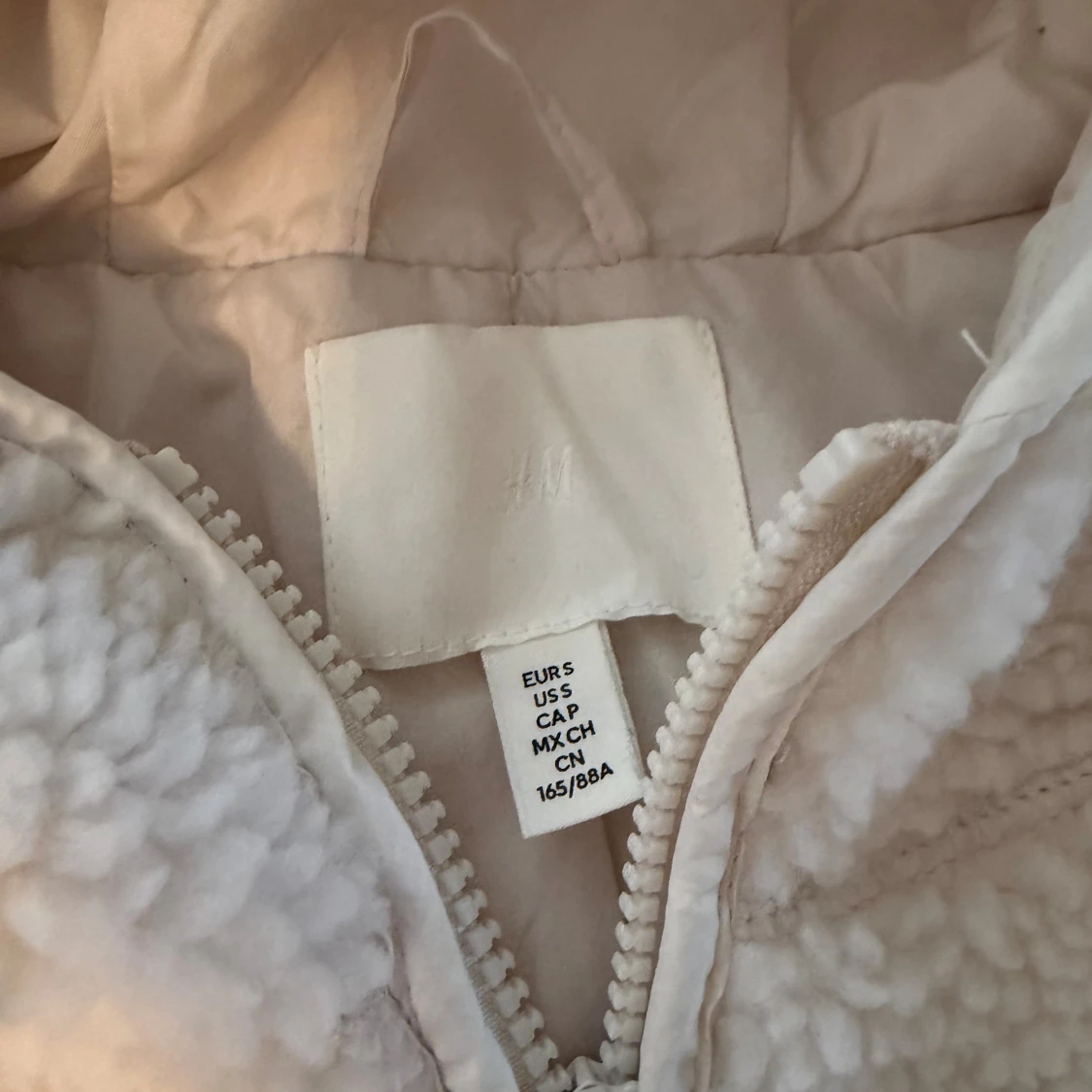 Vit teddyjacka med huva från H&M - 1