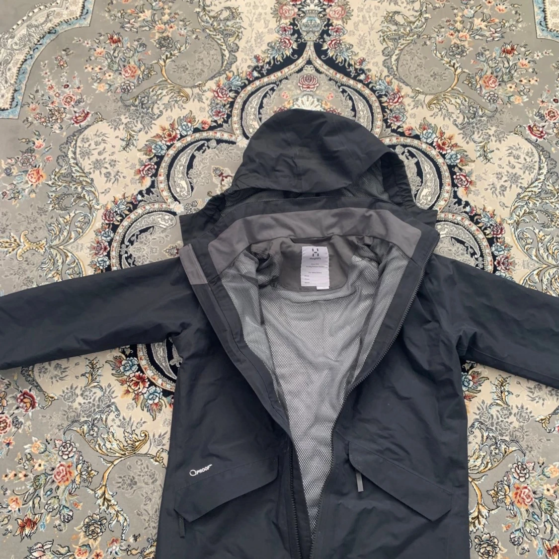 Svart vindjacka från Haglöfs