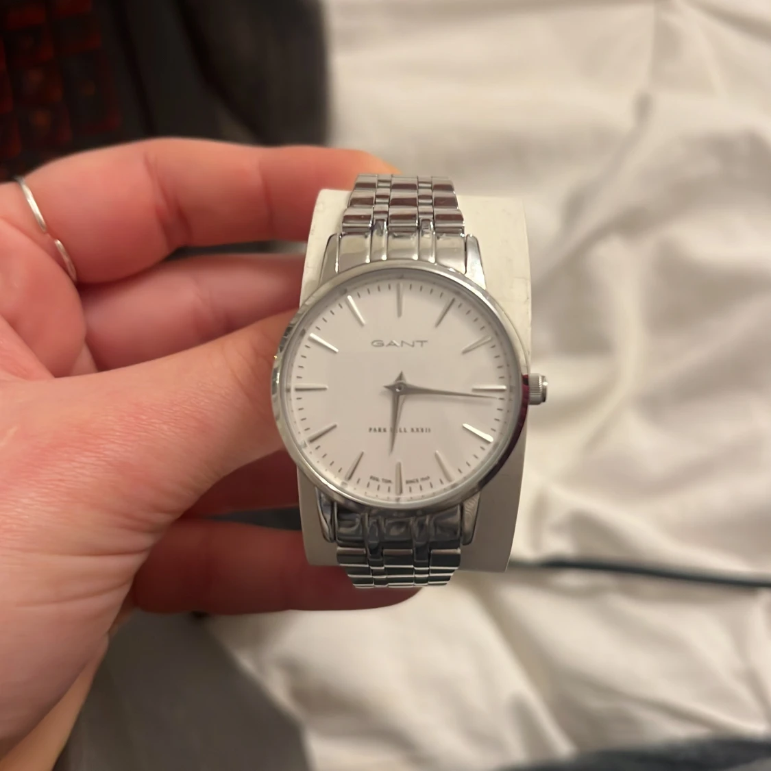 Silverfärgad klocka från GANT - 1