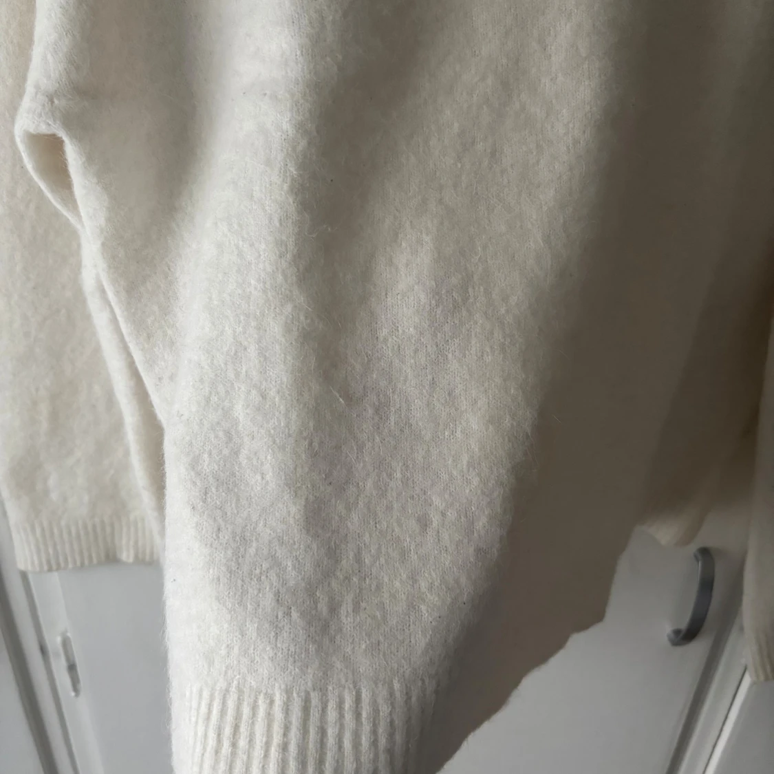 Vit stickad tröja från Arket - 1