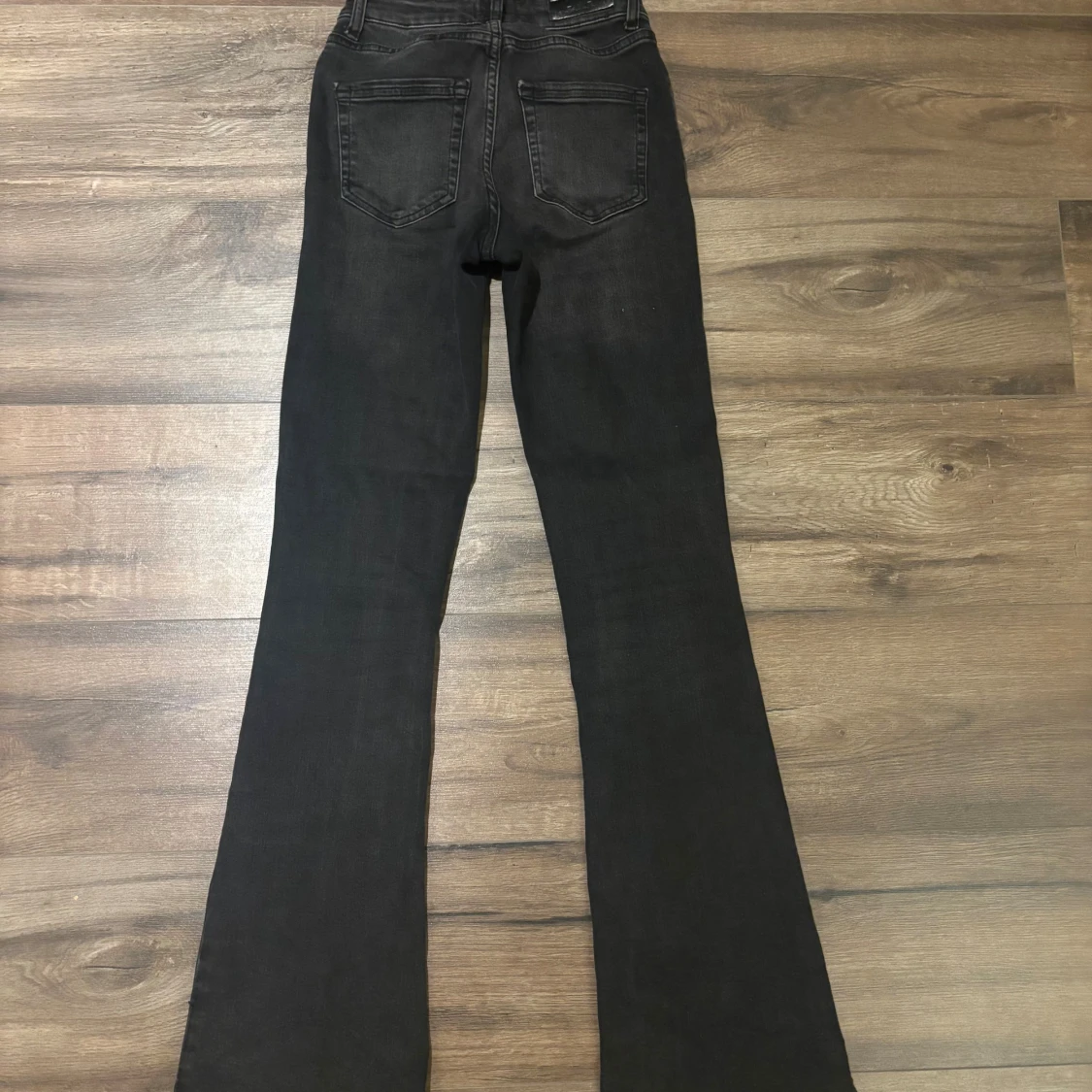 Svarta bootcut jeans från ONLY XS - 1