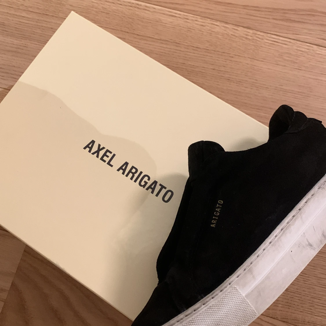 Svarta sneakers från Axel Arigato - 4