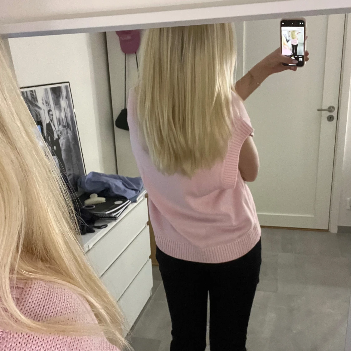 Rosa stickad väst - 2