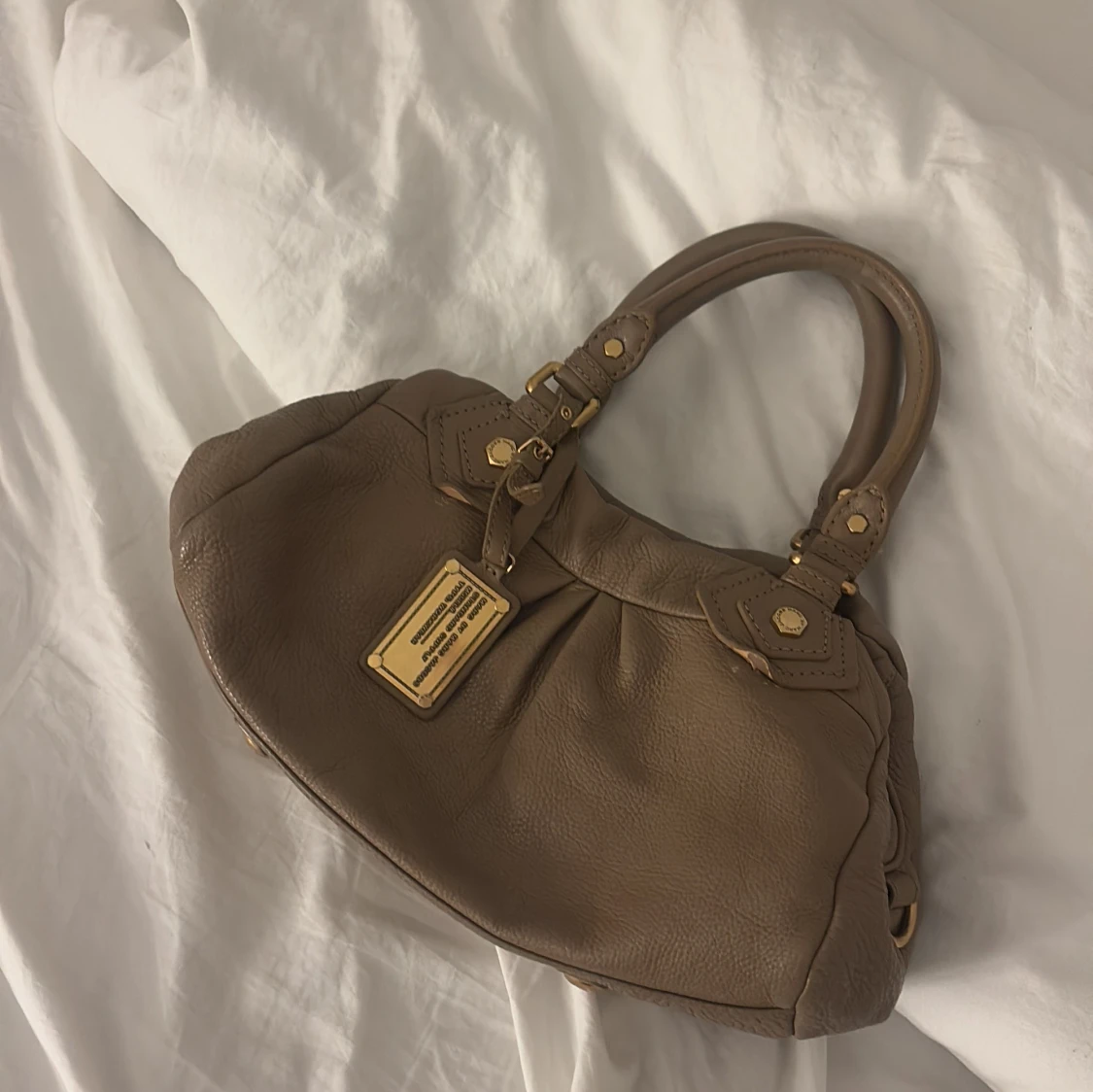 Beige handväska från Marc Jacobs - 1