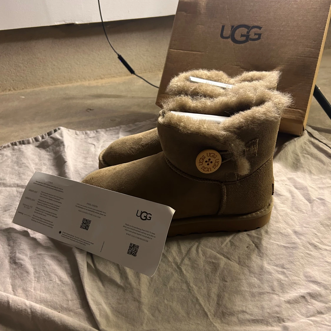 Beige UGG boots med pälsfoder, strl 40