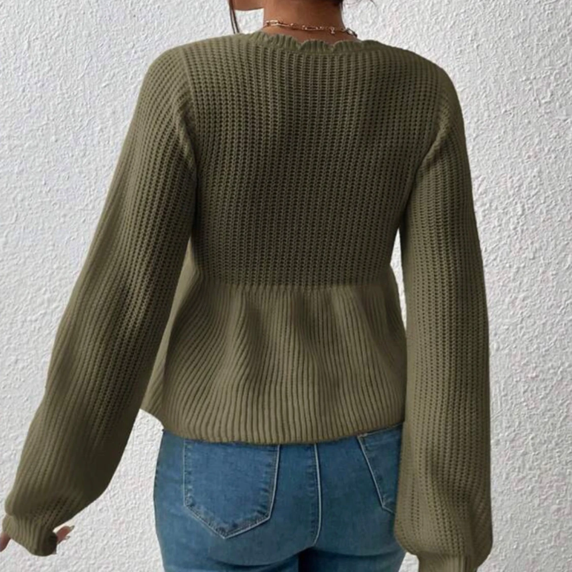 Olivgrön stickad tröja - 1