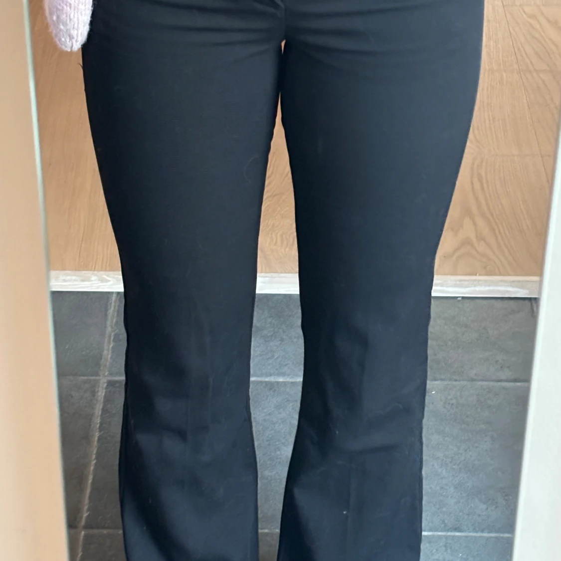 Svarta flared kostymbyxor från Lindex  - 1