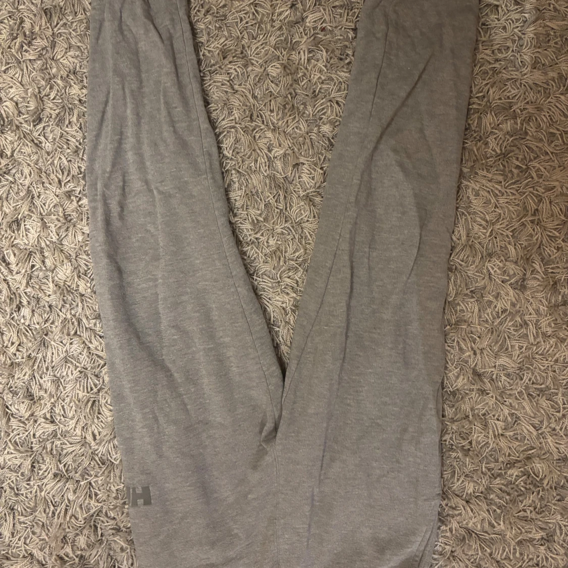 Grå mjukisbyxor från Helly Hansen