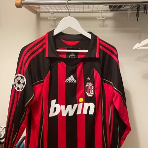 Ac Milan Kaka  - Storlek S men passar M, Använd 1 gång, mycket bra skick,  