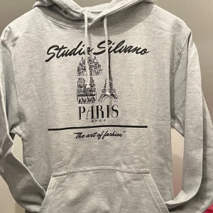 Studio Silvano hoodie S  - Size S fits 175-182cm! Helt ny! Hör av dig vid frågor. Köp gärna med köp nu🤩