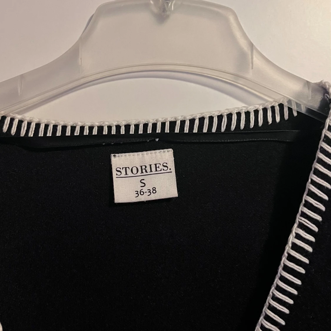 Svart cardigan jacka från Stories - 1