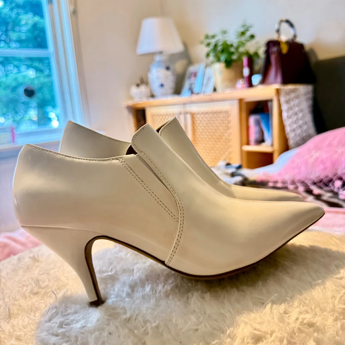 Vita stövletter från Tory Burch