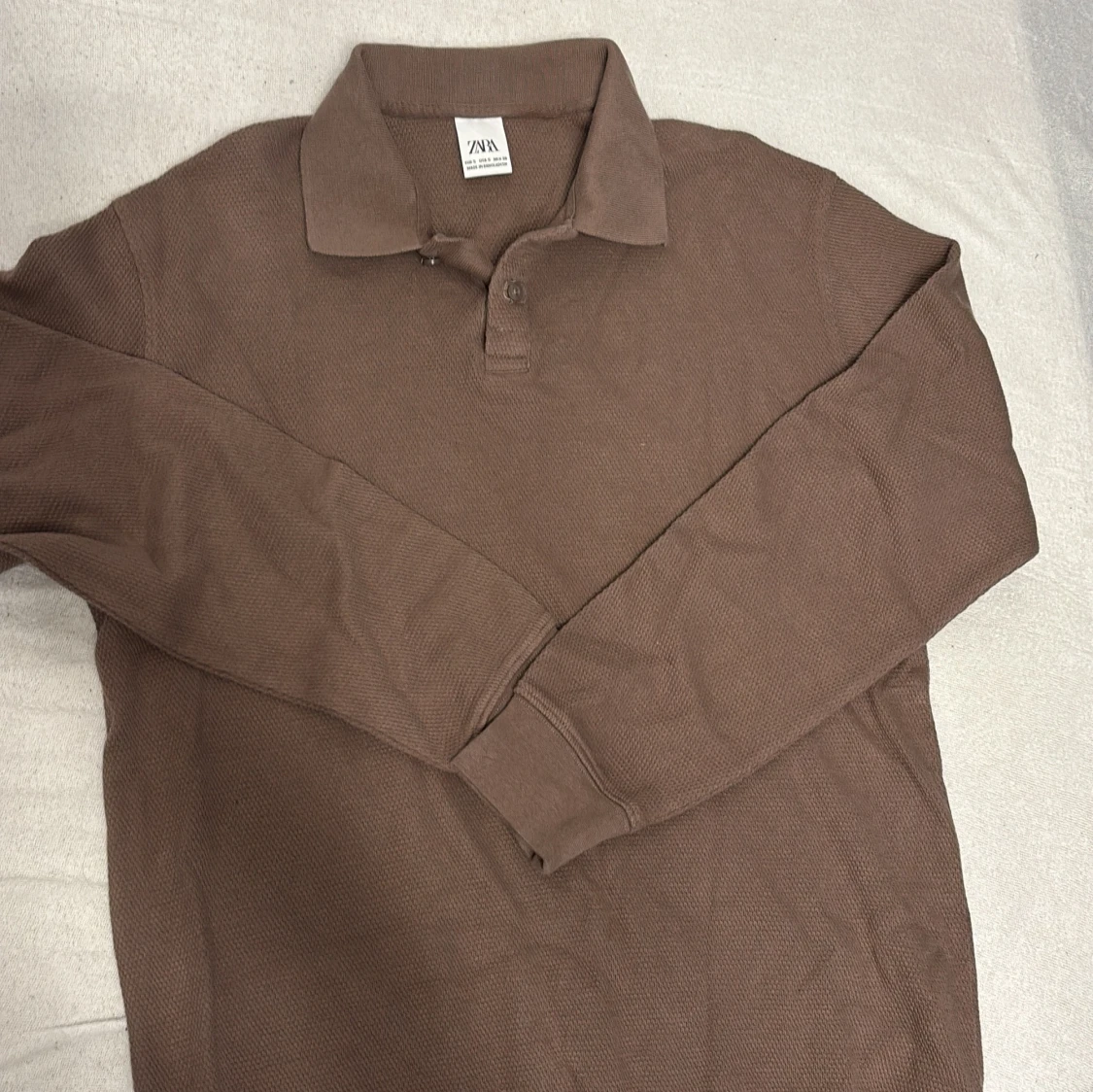 Brun pikétröja från Zara
