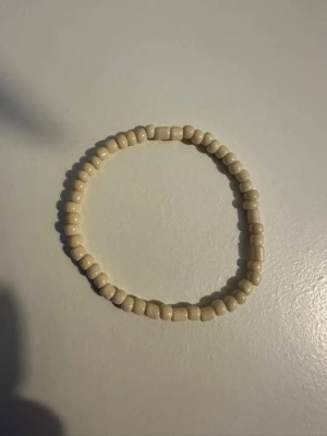 Armband - Köparen står för frakten!