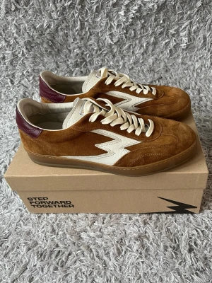 Moa Concept  - Säljer ett par riktigt sköna Moa Concept dojor! |  Använts väldigt få gånger så är så gott som nya! | Storlek 45 innermått 29,5cm  | Låda tillkommer! | Ställ gärna frågor innan du köper!