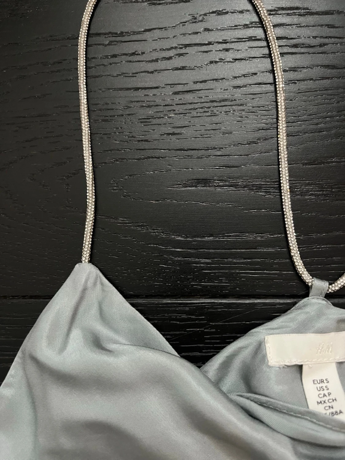 Ljusgrå satinlinnetopp från H&M - 1